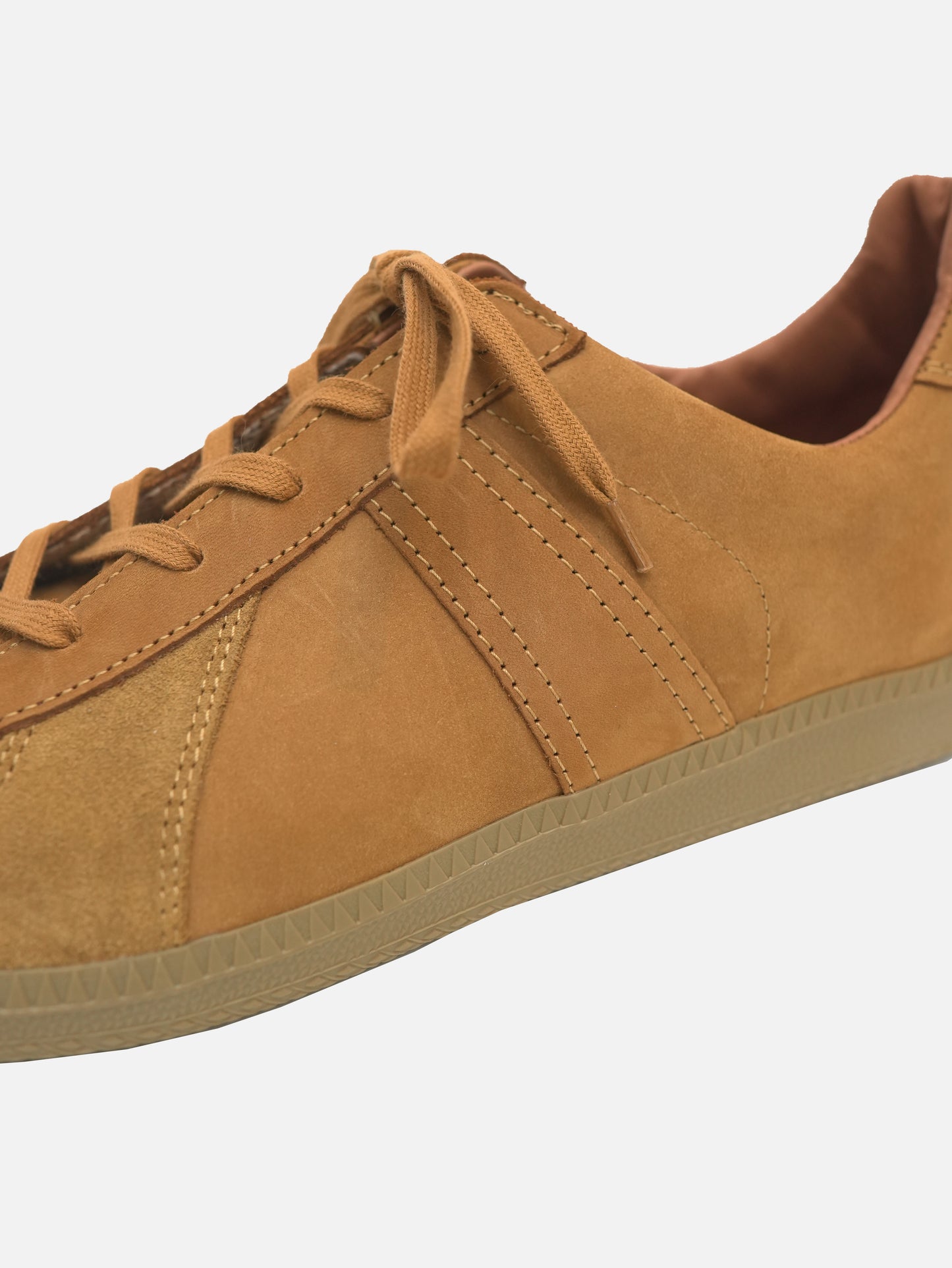 GERMAN MILITARY TRAINER - CAMEL NUBUCK